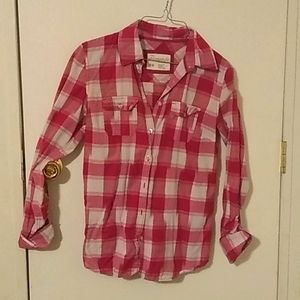 Plaid/checkered button down shirt